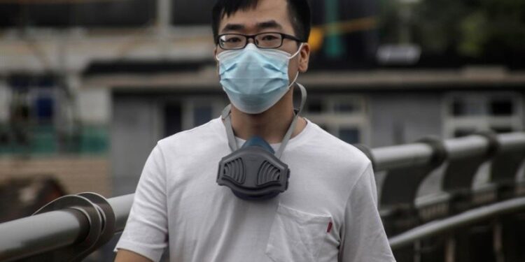 China aprueba uso de vacuna en su Ejército