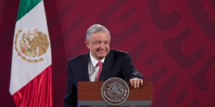Si es para ahorrar, AMLO da visto bueno a fusión de órganos reguladores