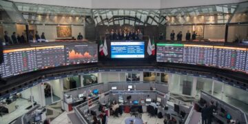 Bolsa mexicana cae por preocupaciones sobre segunda ola global de coronavirus