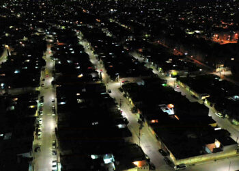 Ayuntamiento instala nuevo alumbrado en 15 colonias y 7 avenidas