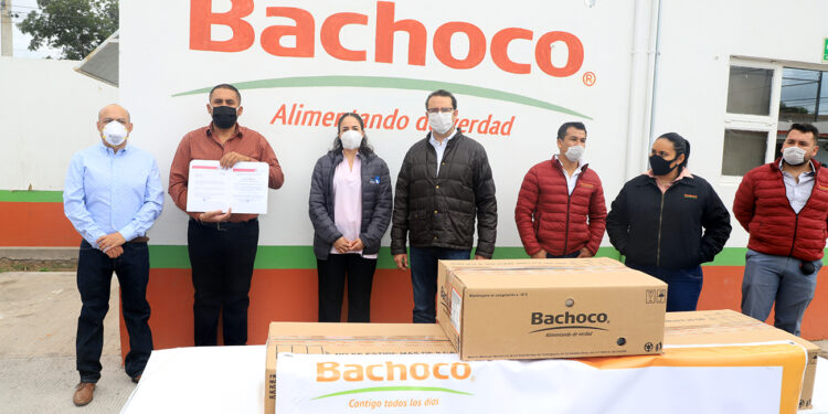 Bachoco dona una tonelada de alimento al DIF