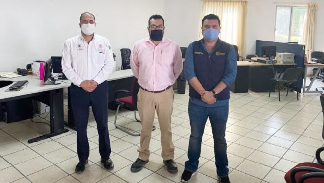 Empresa se suma a sanitización municipal con donación de desinfectante