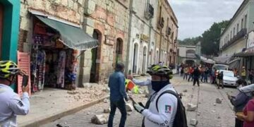 Murat confirma un muerto y un herido tras sismo en Oaxaca