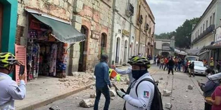 Murat confirma un muerto y un herido tras sismo en Oaxaca