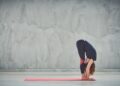 5 posturas de yoga que te ayudarán a aliviar el dolor de espalda