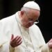 El papa dice que no se puede tolerar el racismo y condena la violencia en EU