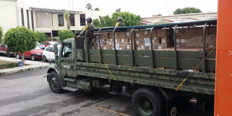 Personal militar realizó el traslado de medicamentos a Valles y SLP
