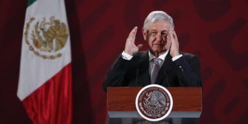 No vamos a expropiar: AMLO defiende batalla legal para evitar monopolios