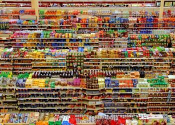 Pequeños comerciantes rechazan impuesto a refrescos y alimentos altos en calorías