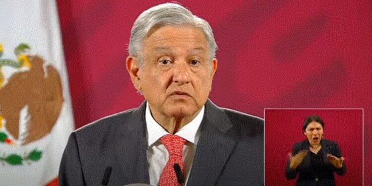 AMLO anuncia persecución contra fraude monumental de facturas falsas