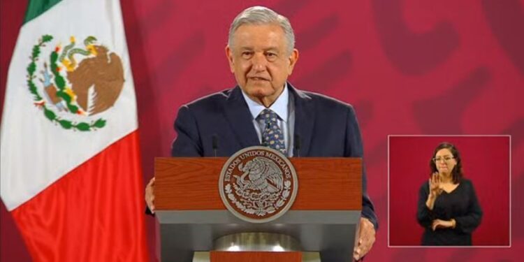 AMLO respalda fusionar al IFT, Cofece y CRE para ahorrar costos