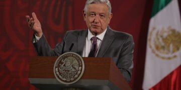 AMLO sugiere optimismo y vida sana en la lucha con la pandemia