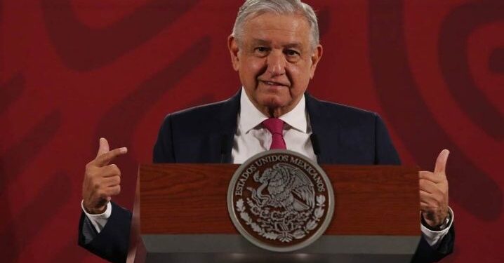 AMLO considera cambios regulatorios y los opositores critican toma de poder