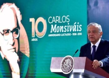 AMLO recuerda a Carlos Monsiváis y anuncia programa conmemorativo