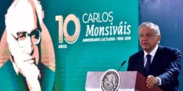 AMLO recuerda a Carlos Monsiváis y anuncia programa conmemorativo