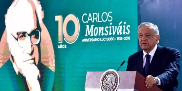 AMLO recuerda a Carlos Monsiváis y anuncia programa conmemorativo