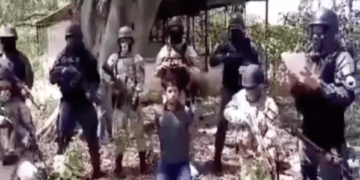 #Video CJNG interroga a sicario de ‘El abuelo Farías’
