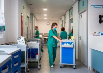 Confirman veintena de casos covid-19 en España