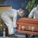 Mujer fallece por COVID-19 en Baja California y su familia recibe ataúd vacío