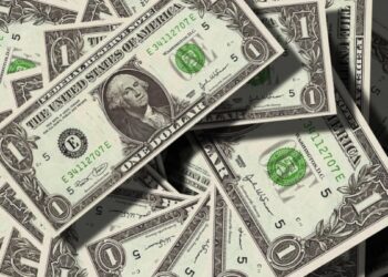 Peso cae tras datos débiles de actividad industrial en México
