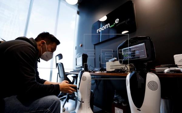 Un robot mexicano es herramienta útil en la batalla contra el coronavirus