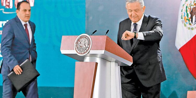 En la mira presidencial cien organismos autónomos