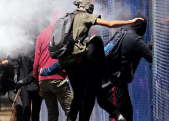 Encapuchados protestan contra agresión de policías capitalinos en CDMX