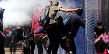 Encapuchados protestan contra agresión de policías capitalinos en CDMX