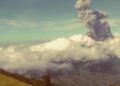 Volcán Merapi en Indonesia registra doble erupción