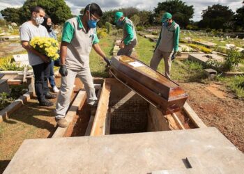 Cifra de muertes por coronavirus supera las 400 mil en el mundo