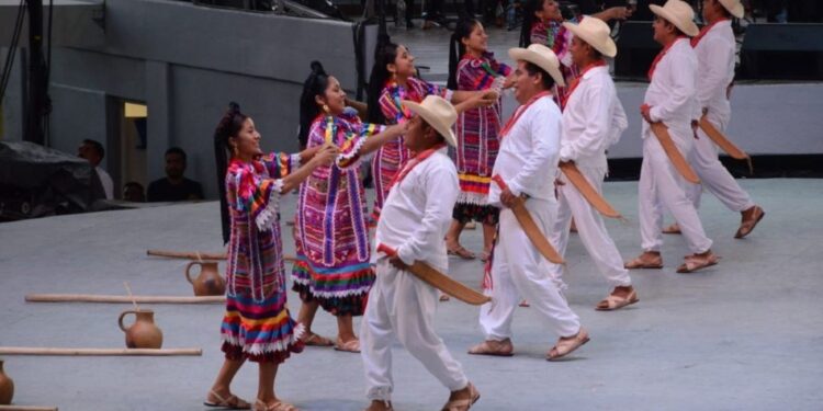 Oaxaca pospone la Guelaguetza por el coronavirus; podría realizarse en diciembre