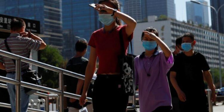 Regresan las restricciones a Pekín tras el aumento de los casos de coronavirus
