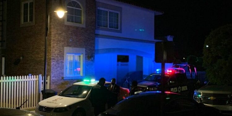 Con todo y fuegos artificiales, Felipe Pardo realizó fiesta en plena contingencia