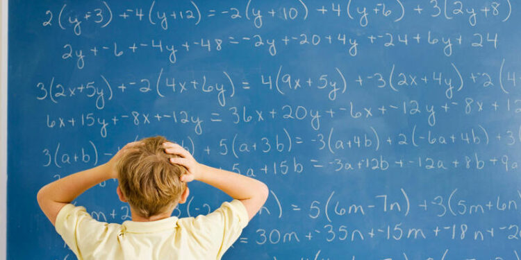 Estudiante resuelve en una semana problema matemático que lleva 50 años