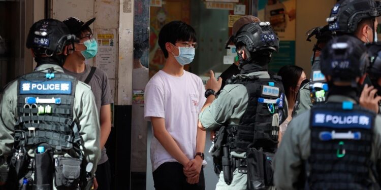 China promulga ley de seguridad en Hong Kong, con penas de cadena perpetua
