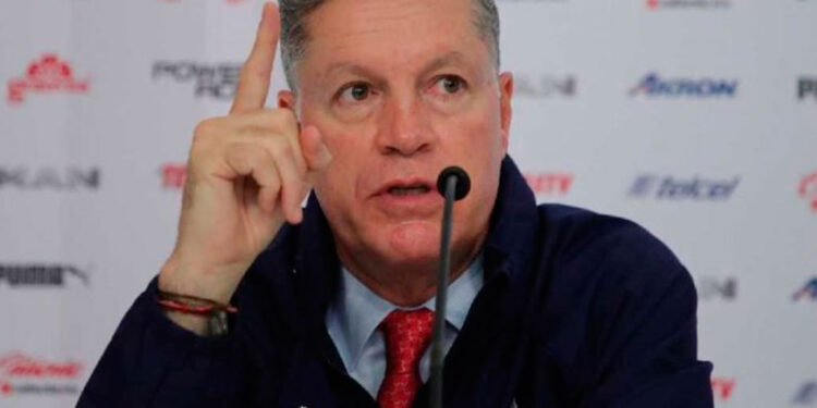 Ricardo Peláez habla sobre posibles bajas de Chivas