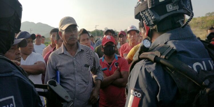 AMLO lamenta asesinato de 15 personas en Oaxaca