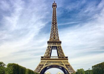 La Torre Eiffel reabre tras  pandemia