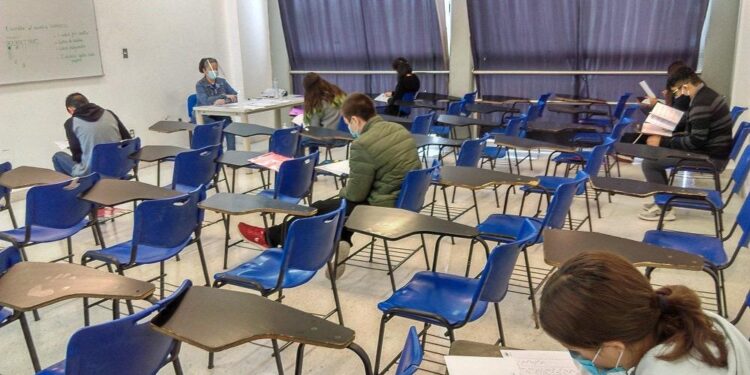 Con todos los protocolos de sanidad, la Escuela Preparatoria de Matehuala  UASLP, realizó examen de admisión