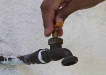 Se apoya con cisternas a colonias y comunidades marginadas