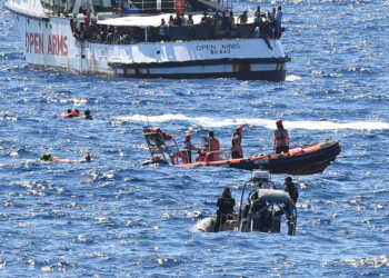 Localizan un bote a la deriva con 52 personas en el Mediterráneo