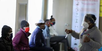 Sudáfrica registra más de 10 mil nuevos casos de Ccovid-19 en un día