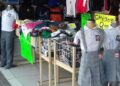 Comerciantes exigen que estudiantes usen uniforme en clases en línea