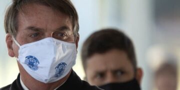 El presidente de Brasil, Jair Bolsonaro, con síntomas de COVID19