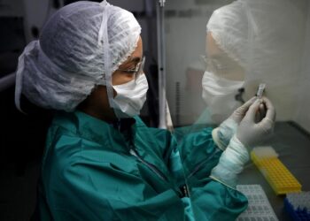 Va a hospital por unos análisis y se contagian de Covid-19 ella y su familia