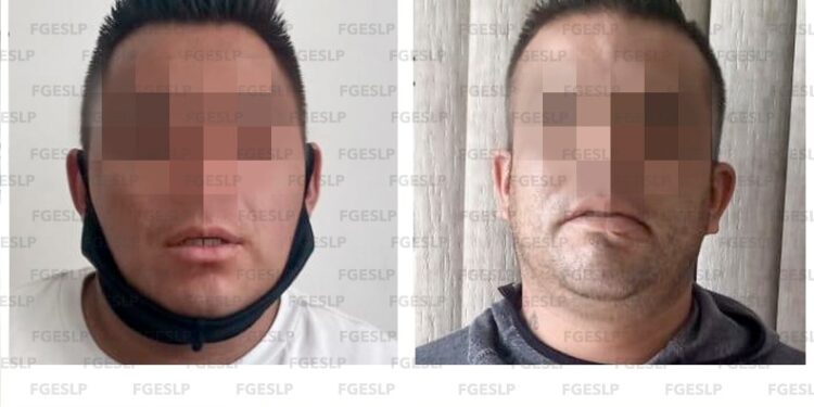 Detienen a sujetos con diversos cheques que no acreditaron su propiedad