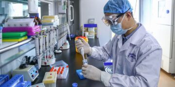 Farmacéutica logra vacuna de alta inmunidad contra Covid-19