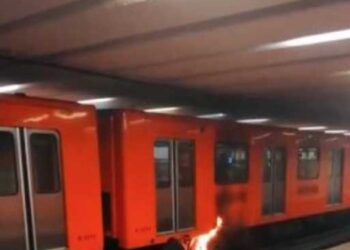 #Video Usuarios reportan llamas en vagón del Metro Zaragoza