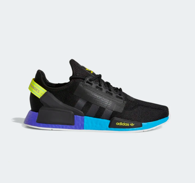 Los tenis negros que debes tener y cómo combinarlos