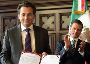 Emilio Lozoya, exdirector de Pemex, viaja rumbo a México